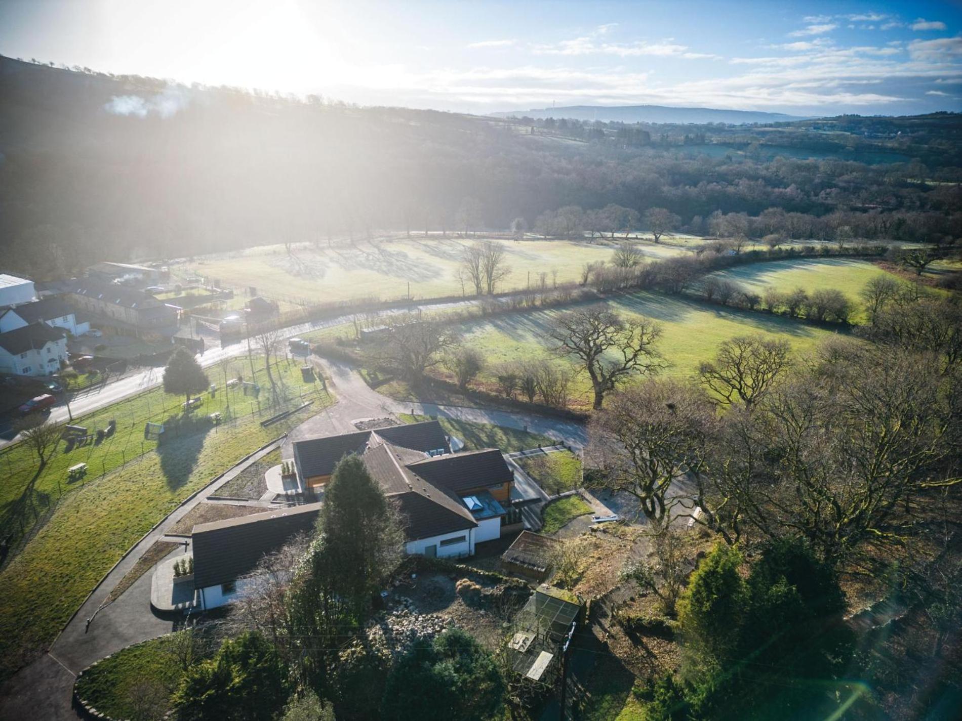 Suite 12 - Sleeping Giant Hotel - Pen Y Cae Inn Brecon Exterior foto